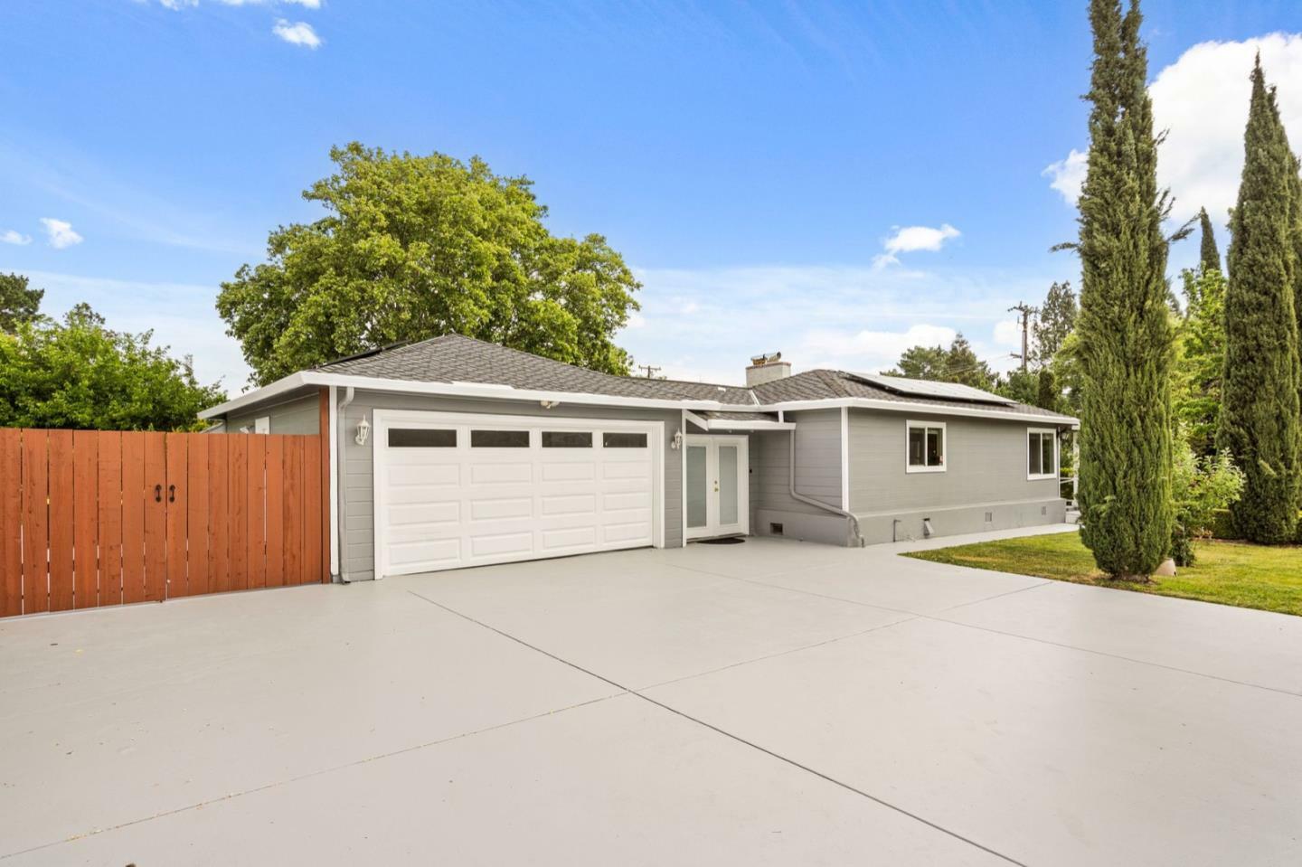 Property Photo: 2401 Casa Way CA 94597