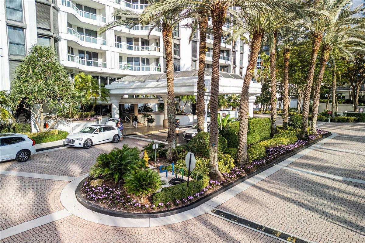 Property Photo: 21205 Yacht Club Dr 308 FL 33180