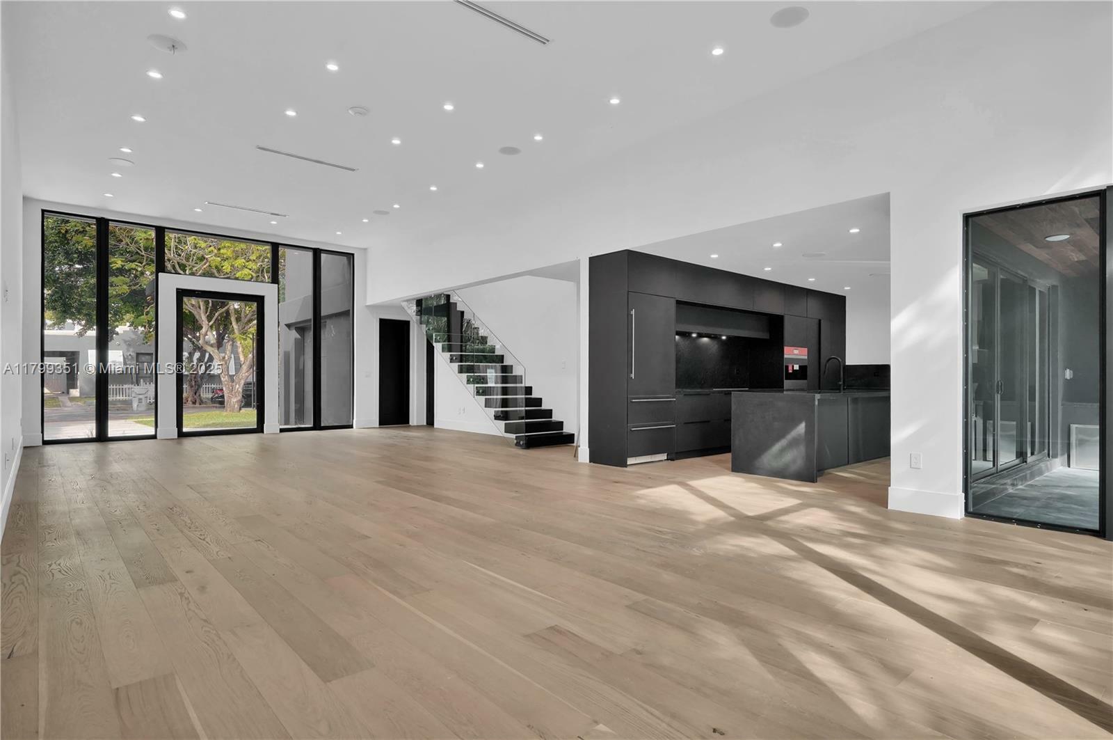 Property Photo: 30 NE 50th St FL 33137