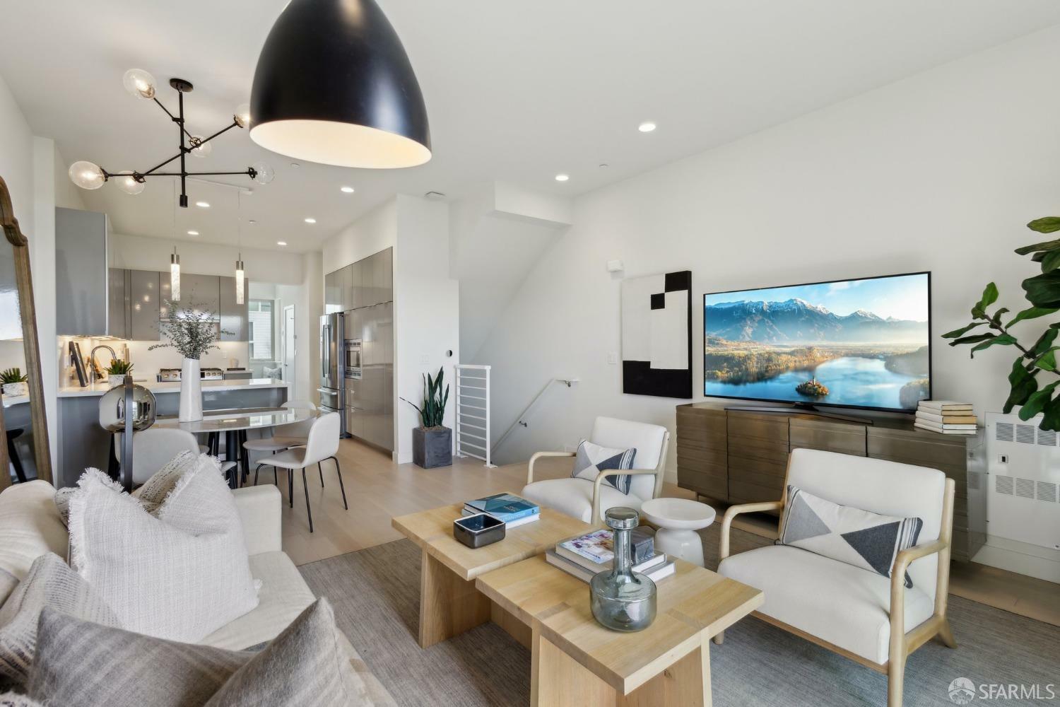 Property Photo: 83 Kirkwood Avenue CA 94124