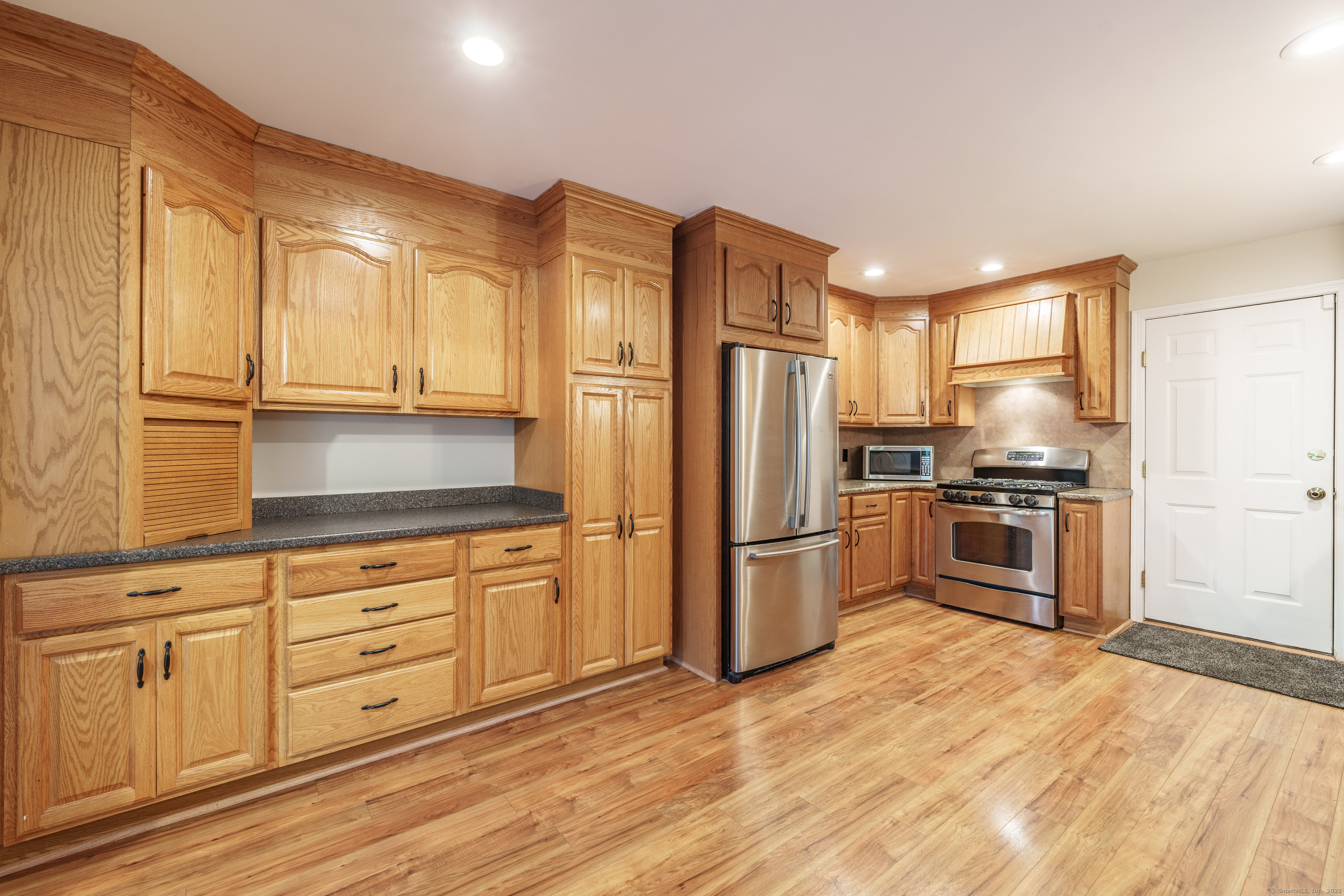 Property Photo: 135 Mountain Laurel Way 135 CT 06078