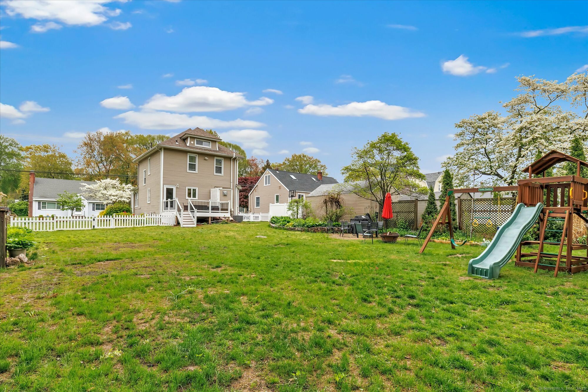 Property Photo:  101 Nichols Terrace  CT 06614 
