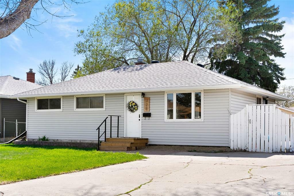 Property Photo: 328 Royal Street SK S4R 4Y4
