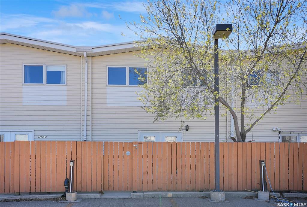 Photo de la propriété: 4208 Castle Road J SK S4S 4W1