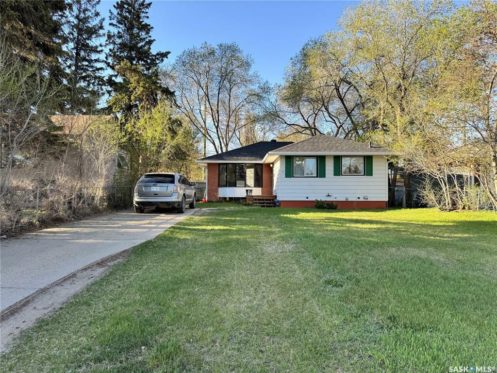 Property Photo: 1310 33rd Street W SK S7L 0W9