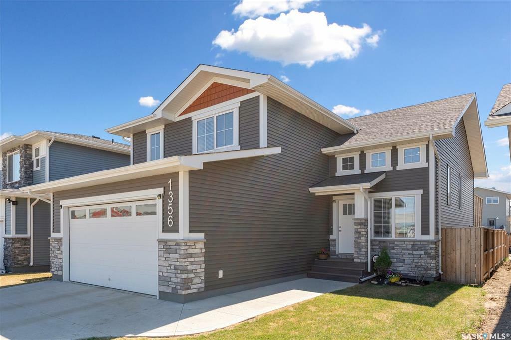 Property Photo:  1356 Parr Hill Drive  SK S0K 2T1 