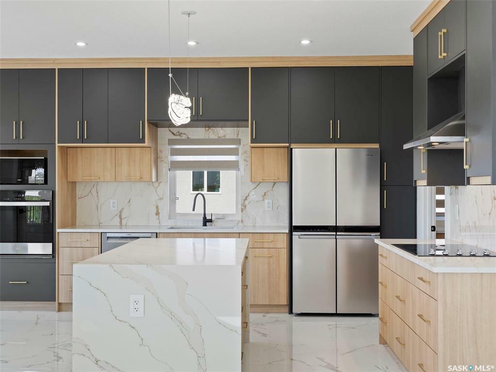 Property Photo: 134 Mazurek Crescent SK S7V 1S1