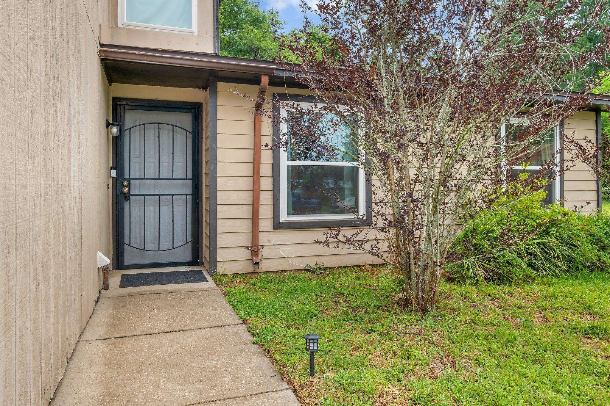 Property Photo: 2425 Manzanita Court FL 32303