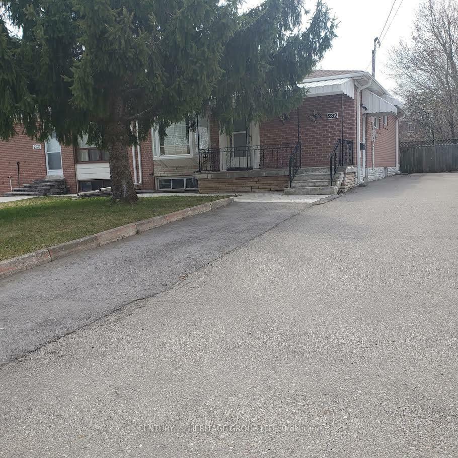 232 Blue Grass Boulevard  Richmond Hill ON L4C 3H2 photo