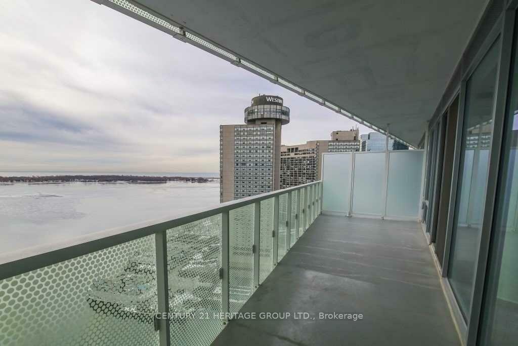 Property Photo: 15 Queen'S Quay East N/A 2303 ON M5E 0C5