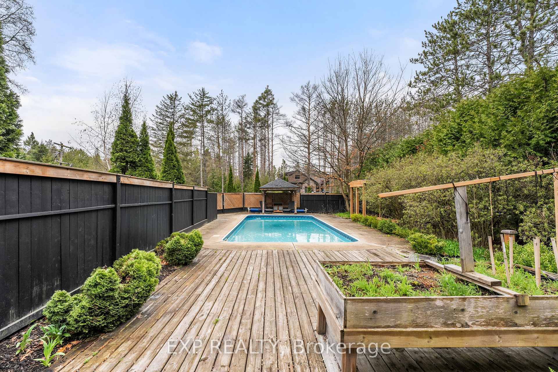 Property Photo: 37 Manniku Road ON L9P 1R2