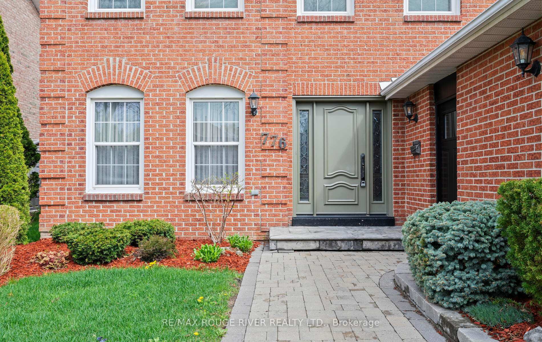 Photo de la propriété: 776 Pebble Court ON L1V 3P3