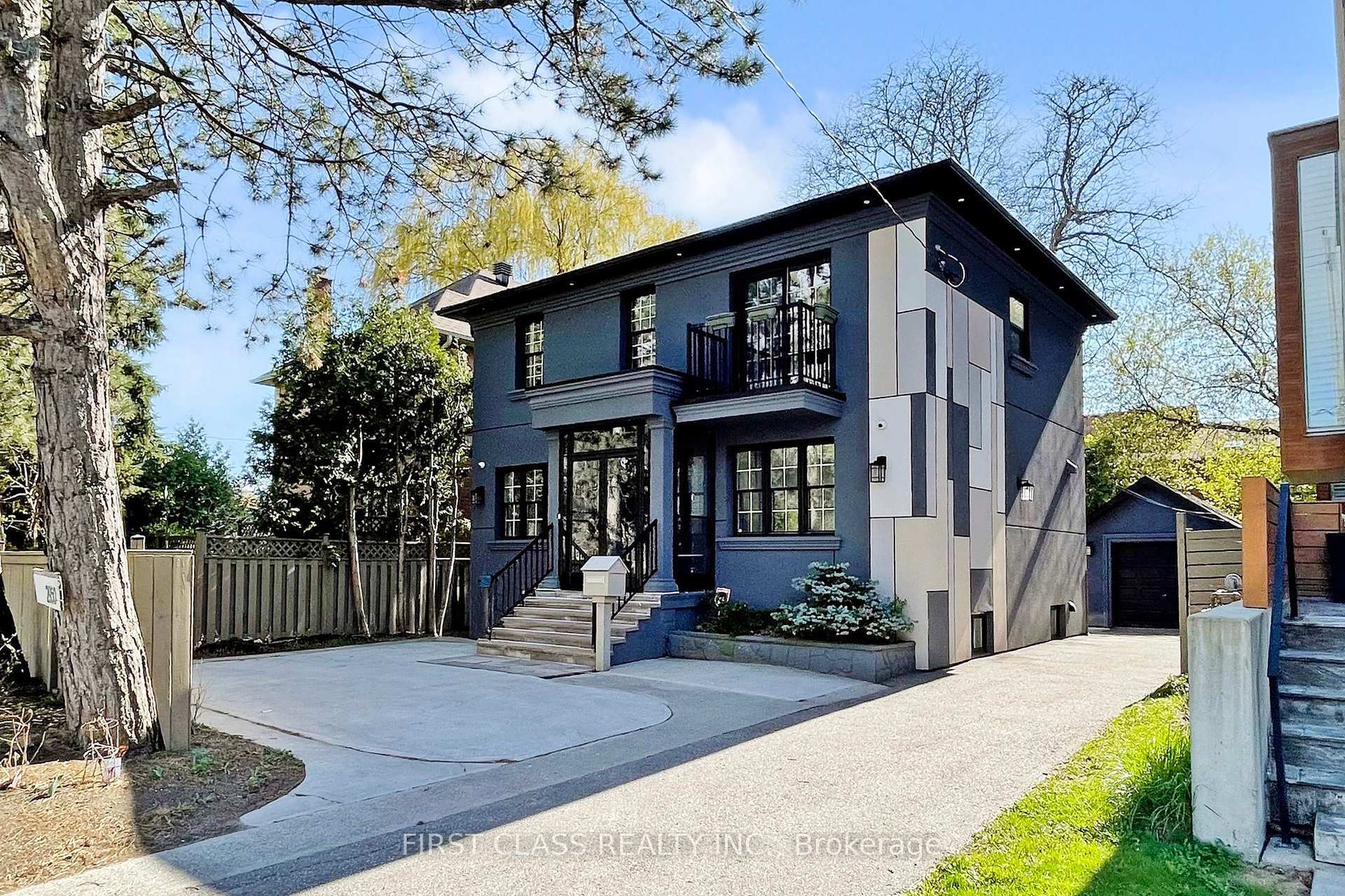 Photo de la propriété: 2950 Bayview Avenue ON M2N 5K6