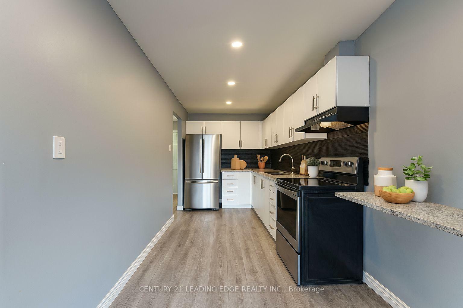 Property Photo: 4062 Lawrence Avenue E 306 ON M1E 4V5