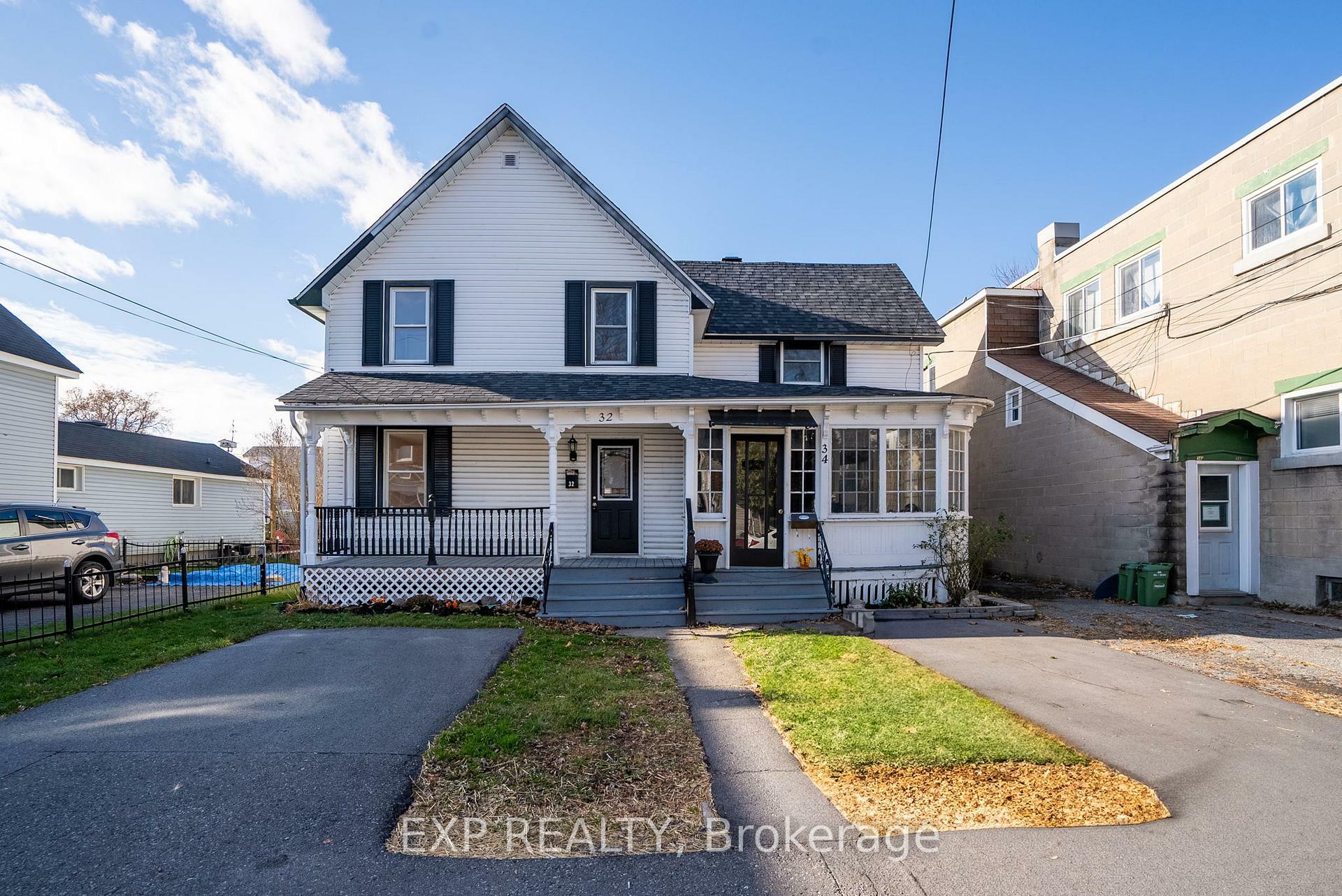 Property Photo: 32-34 Gloucester Street N ON K6H 3W2