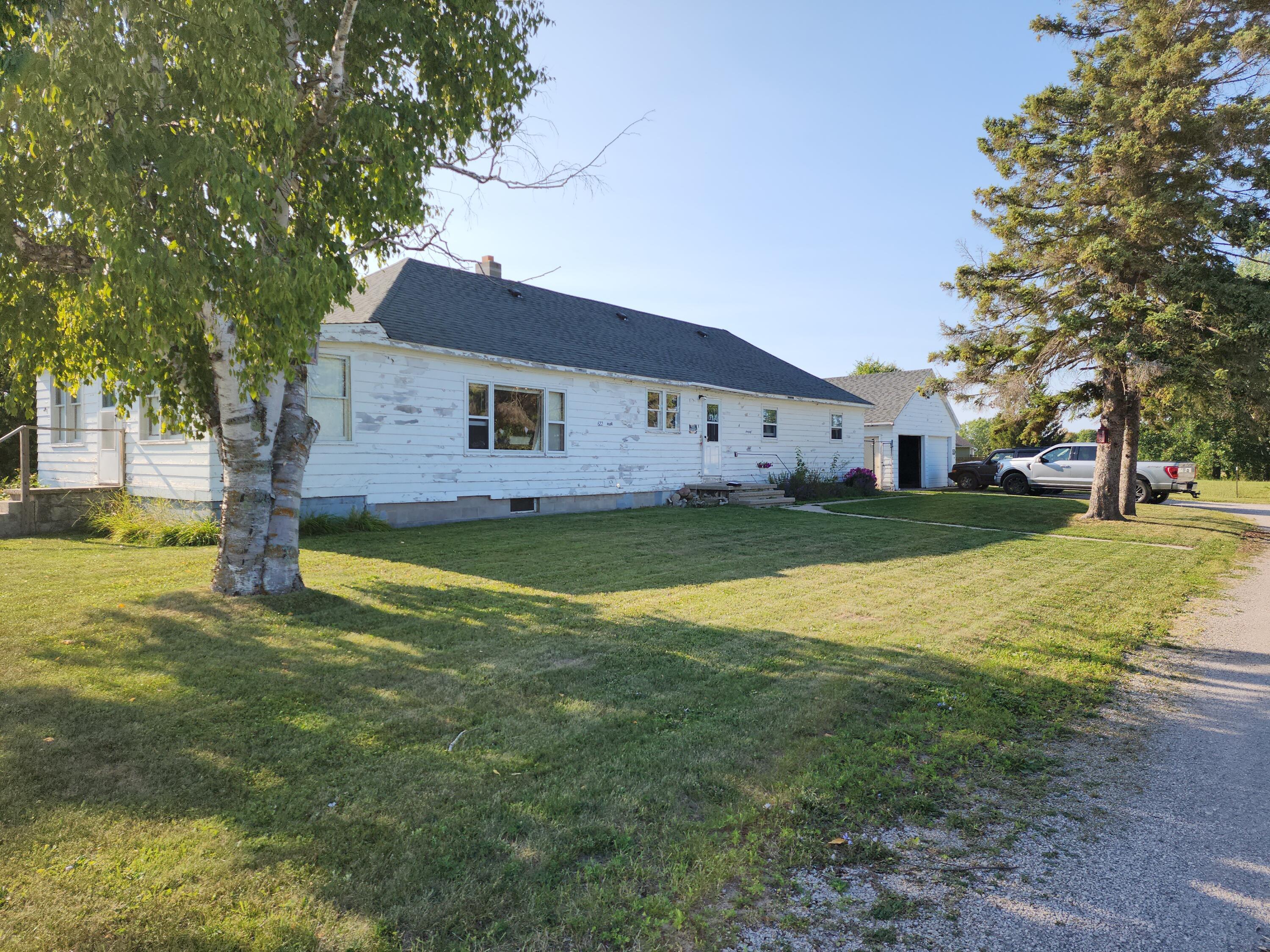 622 W Lincoln Avenue  Cheboygan MI 49721 photo