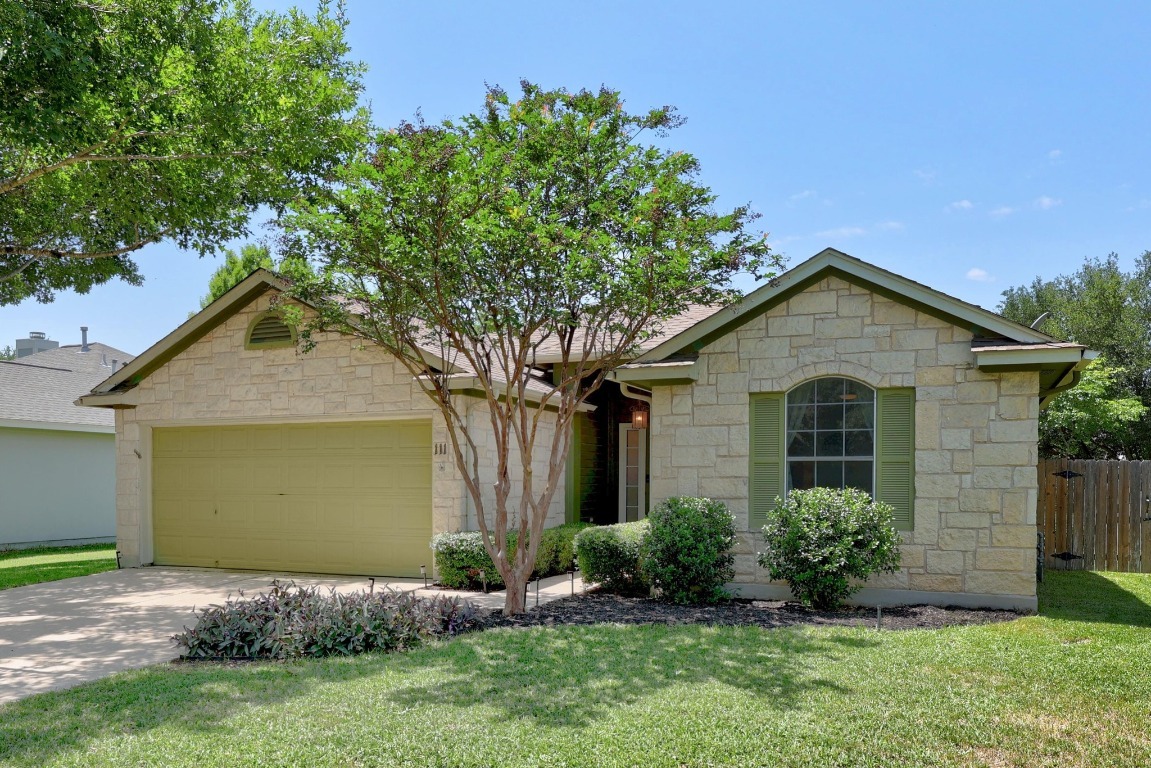Property Photo: 111 Estate Cove TX 78634