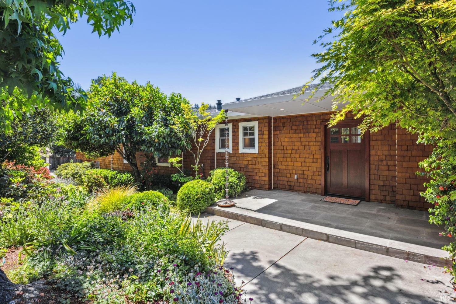 Property Photo:  2 Fawn Ridge  CA 94930 