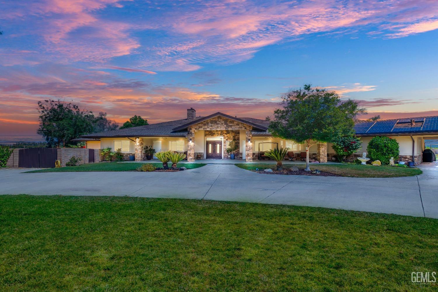 Property Photo: 38792 Comanche Point Road CA 93203