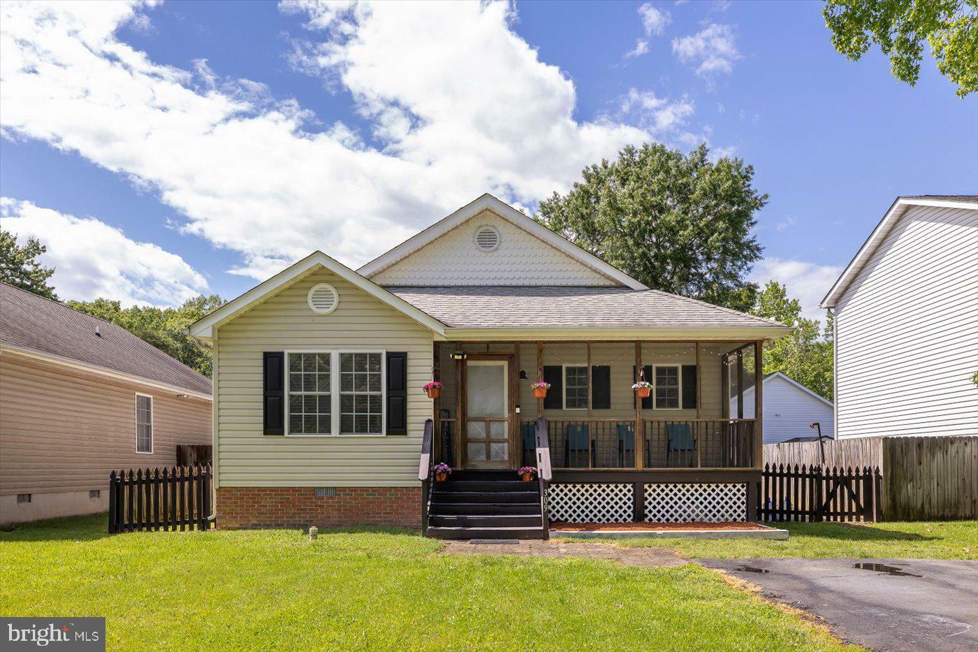 Property Photo: 309 6th Street VA 22443