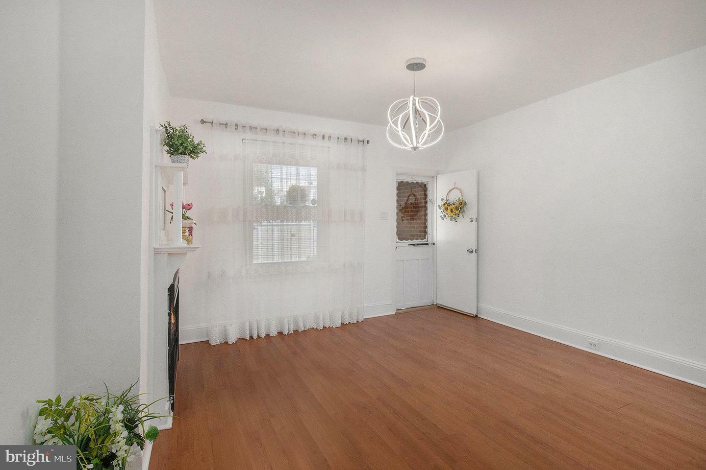 Property Photo: 4558 Unruh Avenue PA 19135