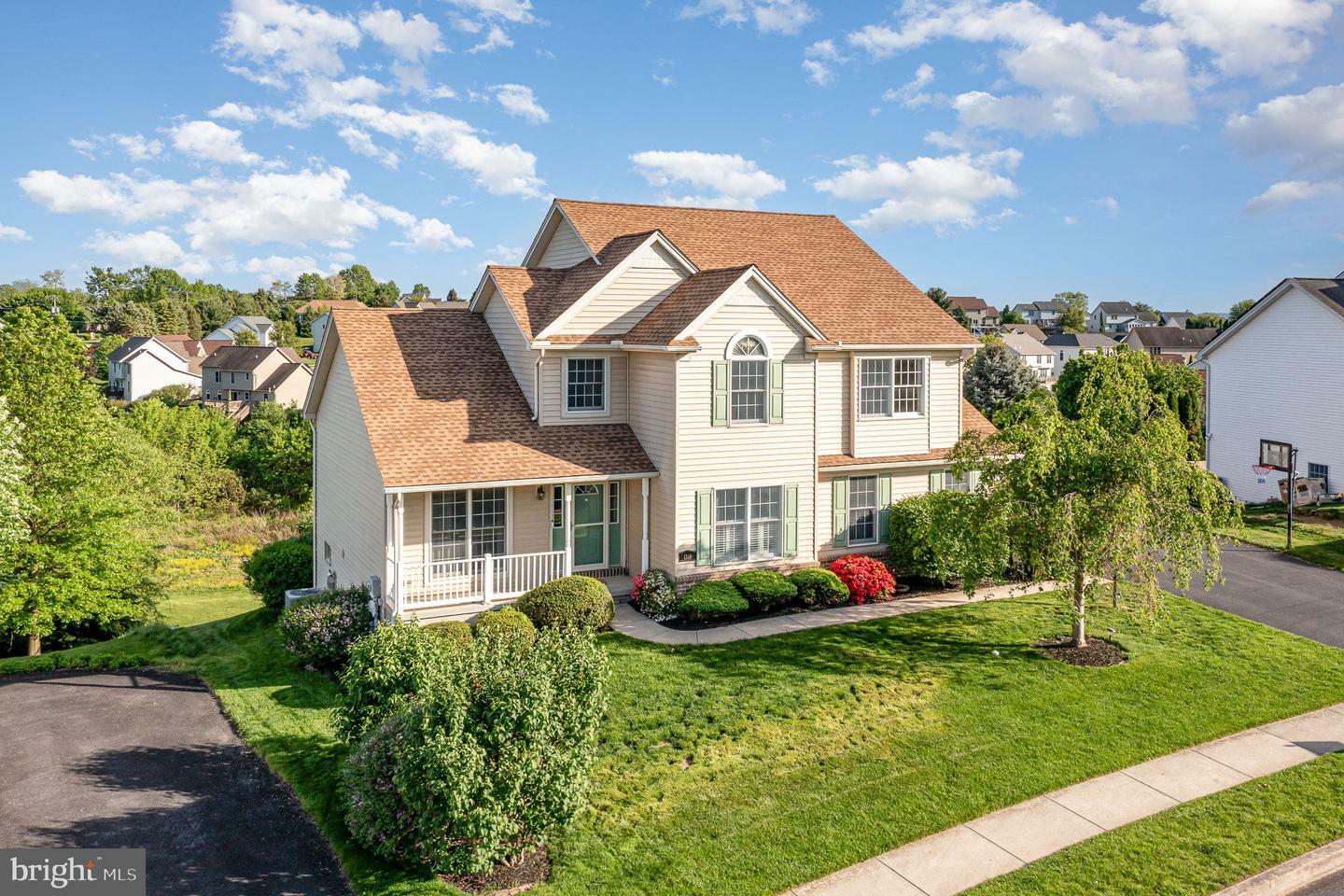 1518 Inverness Drive  Mechanicsburg PA 17050 photo