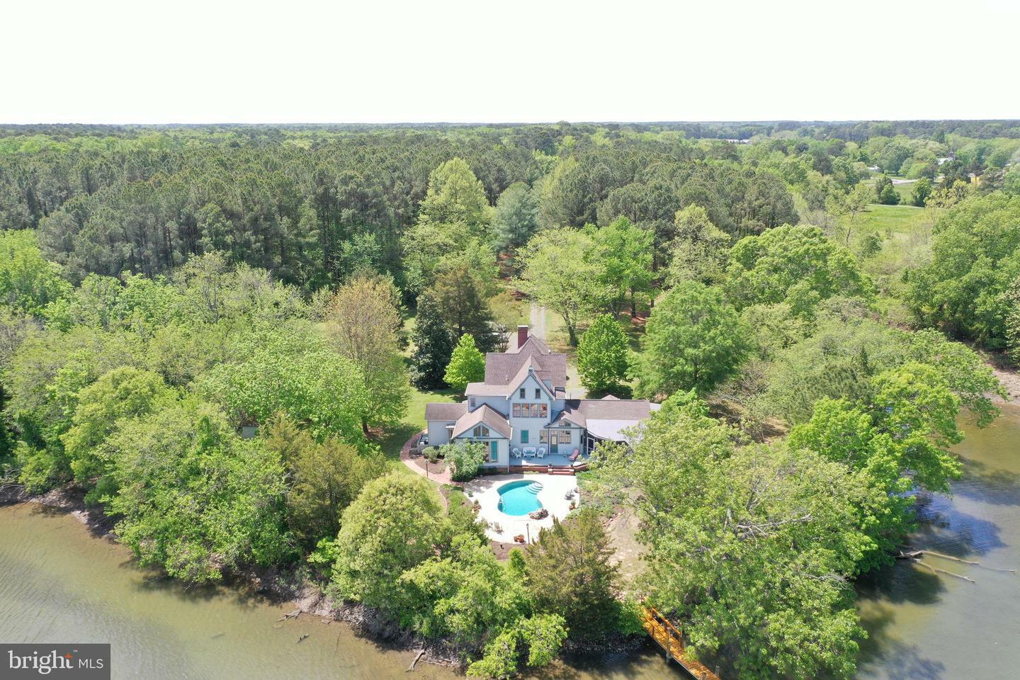 Property Photo: 26090 Royal Oak Road MD 21601