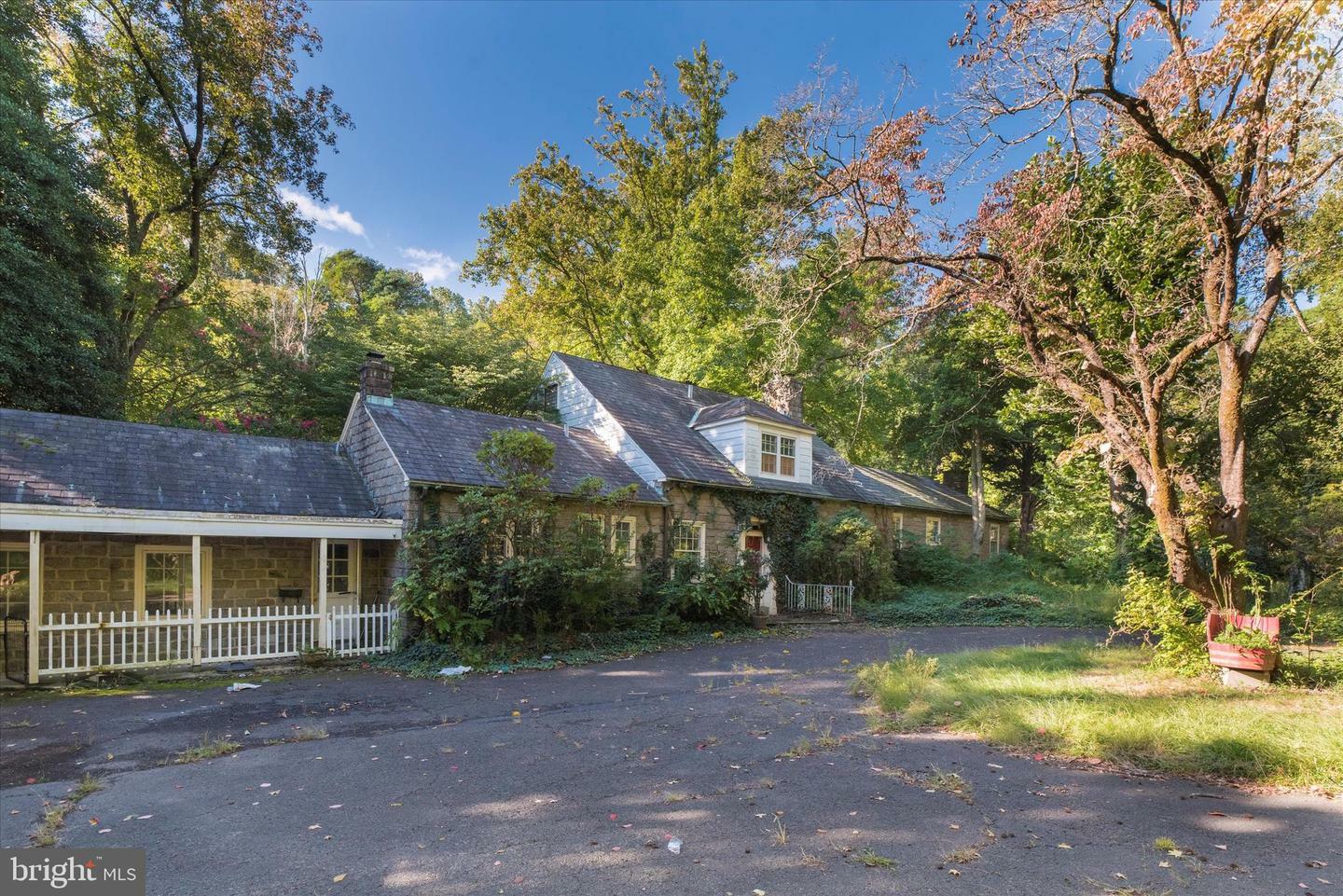 1 Shady Lane  Philadelphia PA 19111 photo