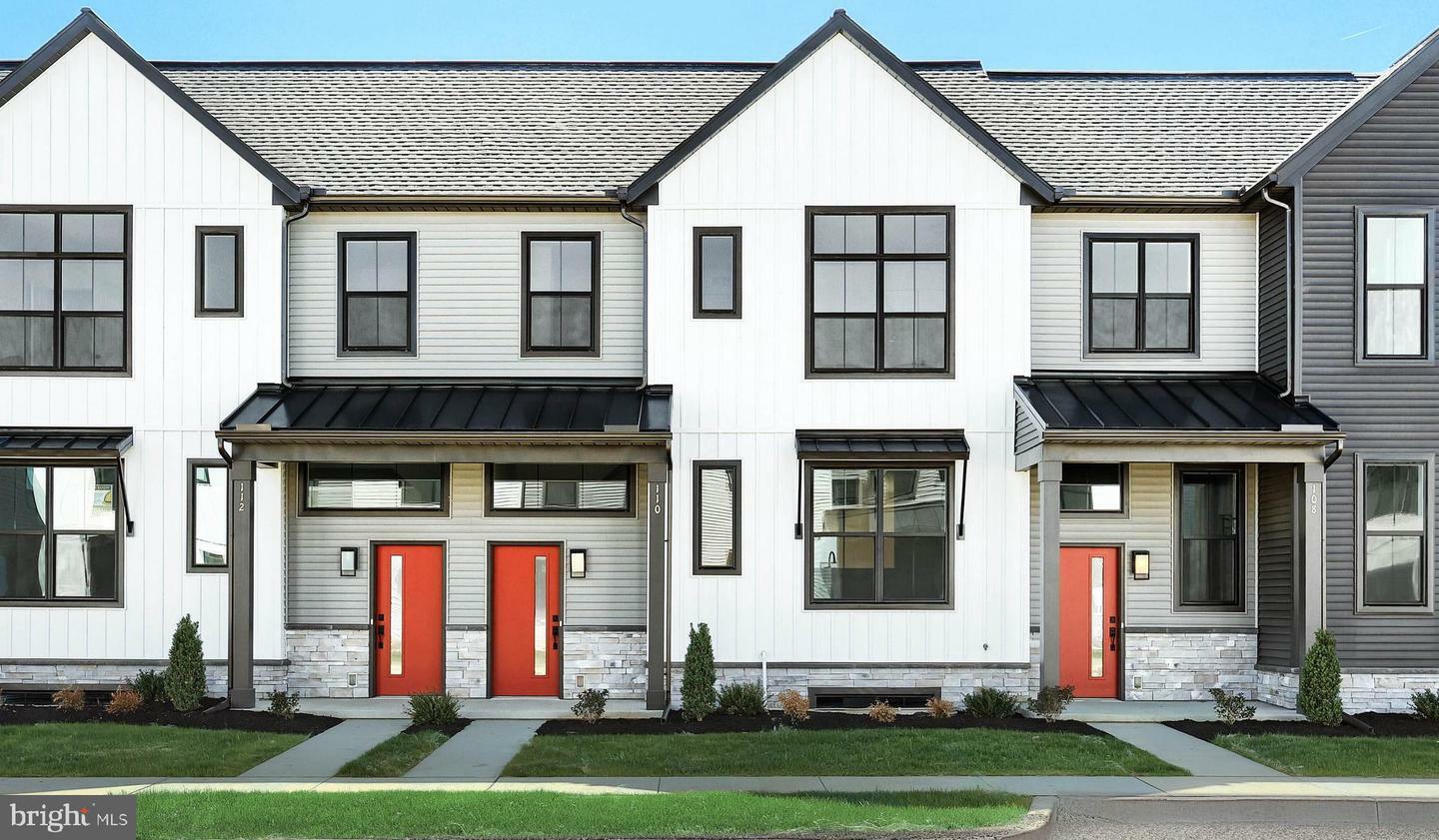 110 Madison Drive  Mechanicsburg PA 17055 photo
