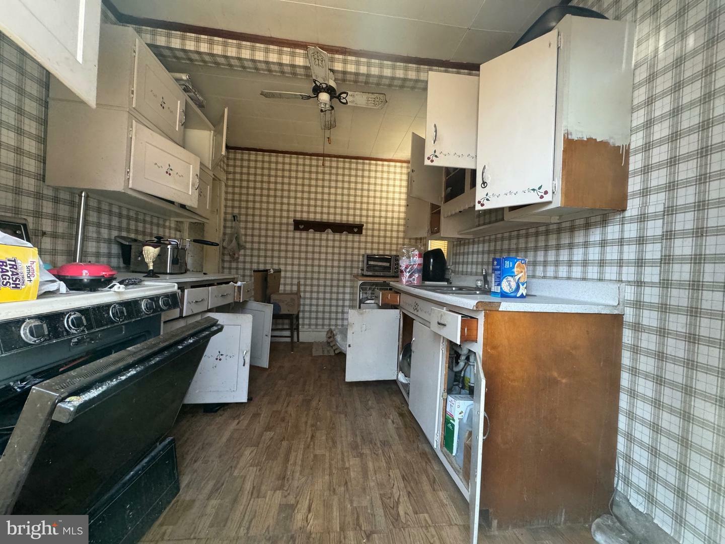 Property Photo: 118 Grand Avenue MD 21502