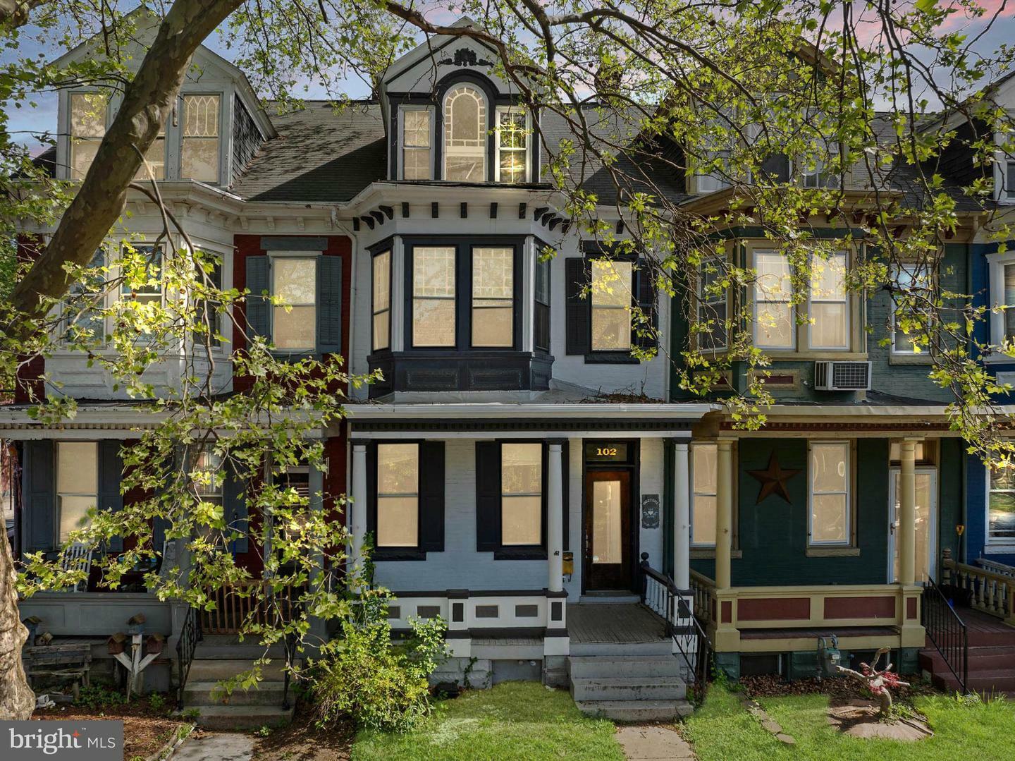 Property Photo: 102 E North Avenue MD 21740