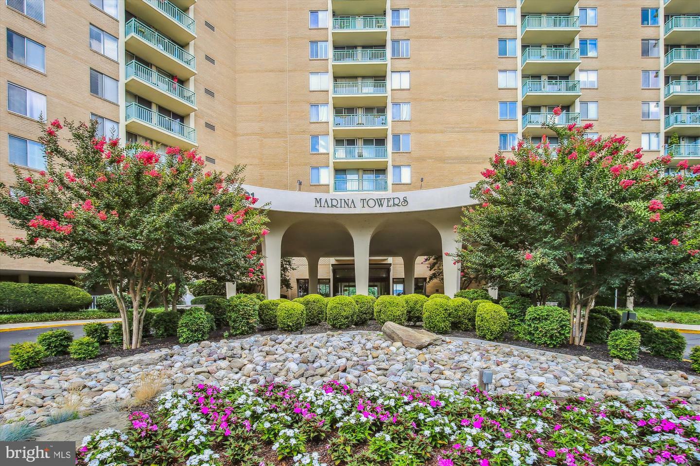 501 Slaters Lane 316  Alexandria VA 22314 photo
