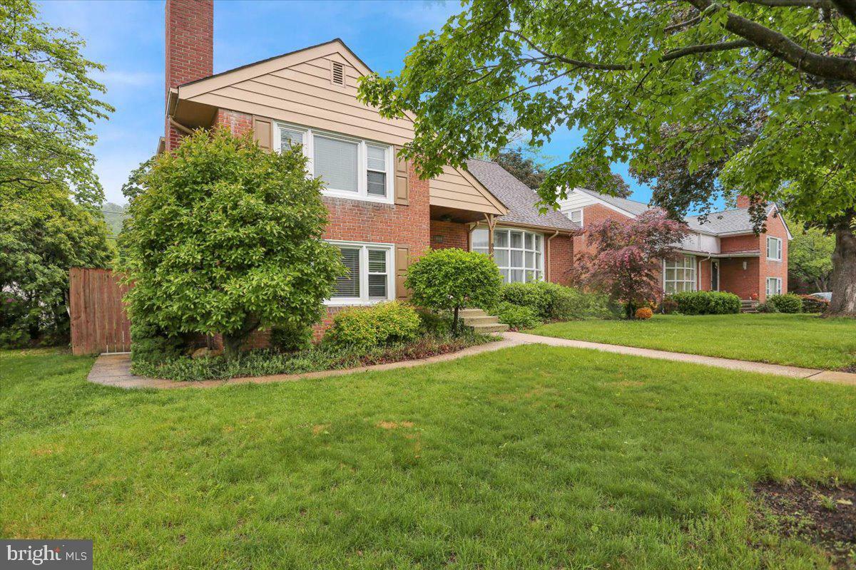 Property Photo: 806 Penndale Avenue PA 19606