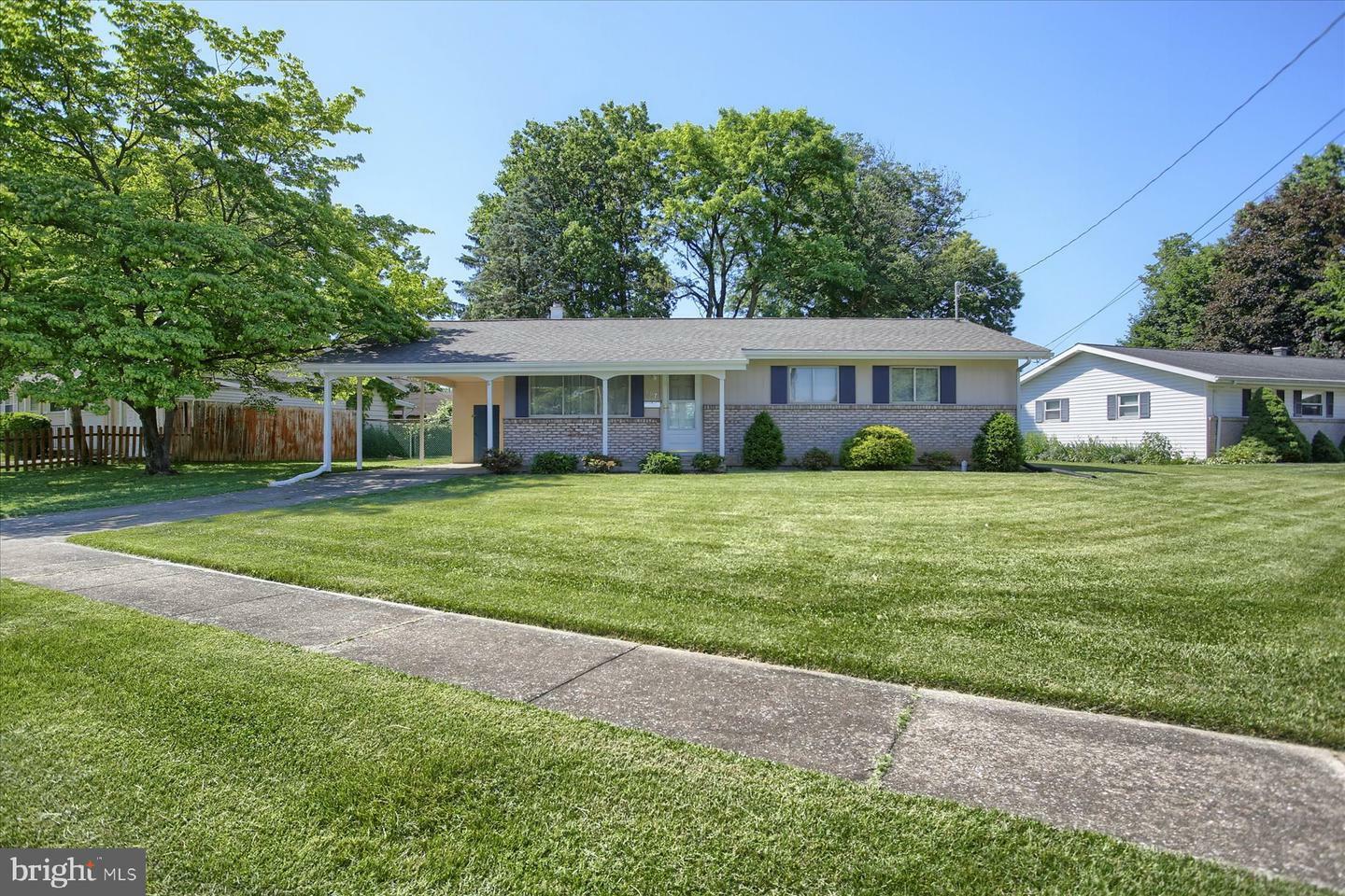 Property Photo: 107 Birch Court PA 17011
