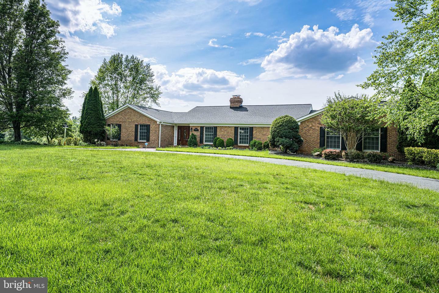 Property Photo: 39937 Charles Town Pike VA 20158