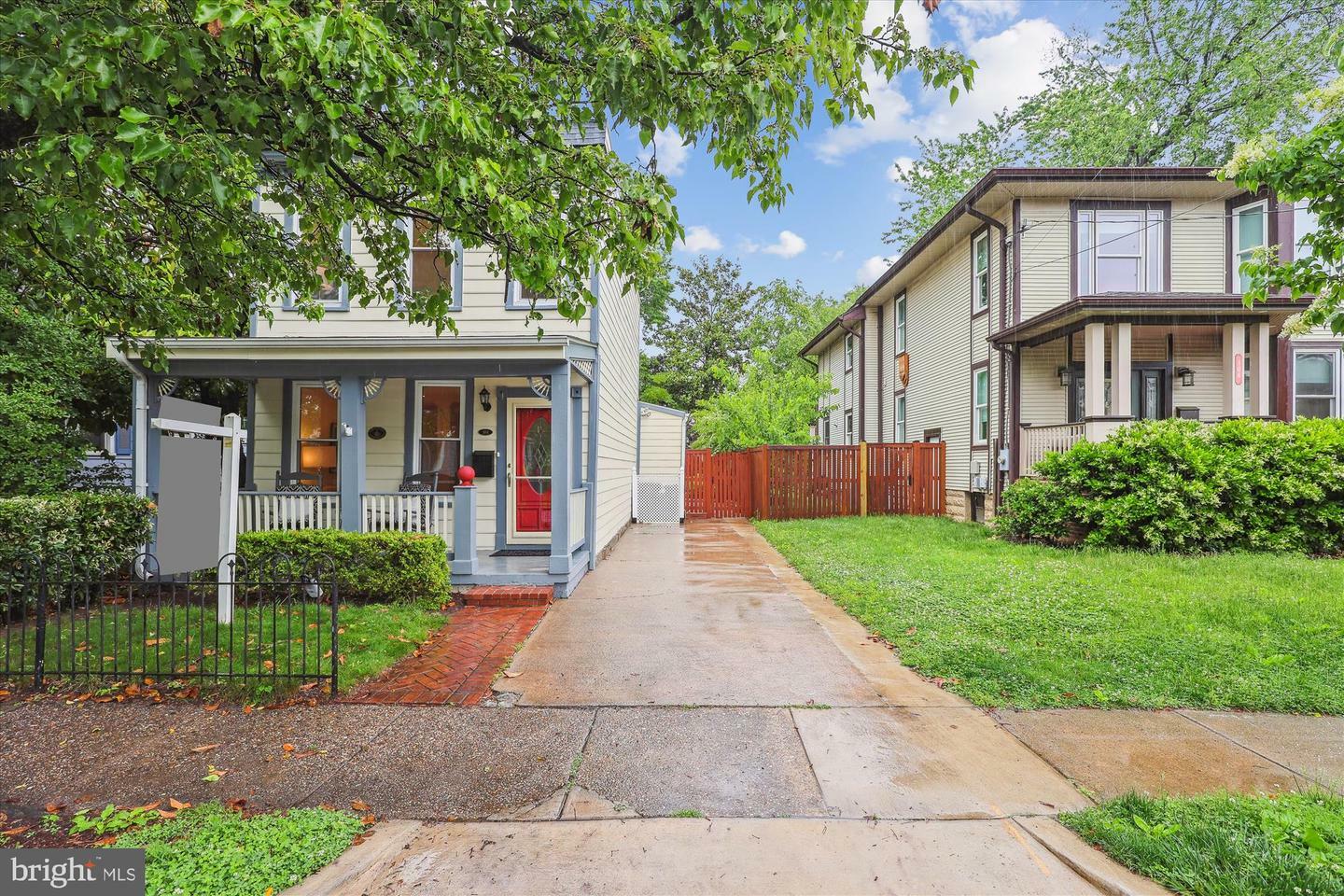 Property Photo: 104 E Oxford Avenue VA 22301