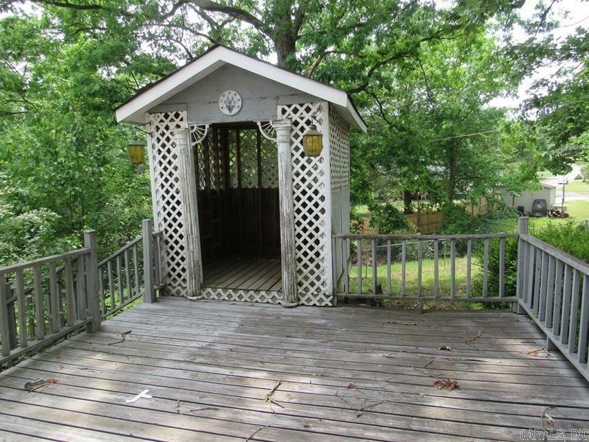 Property Photo: 810 Autumnbrook Cir AR 72120