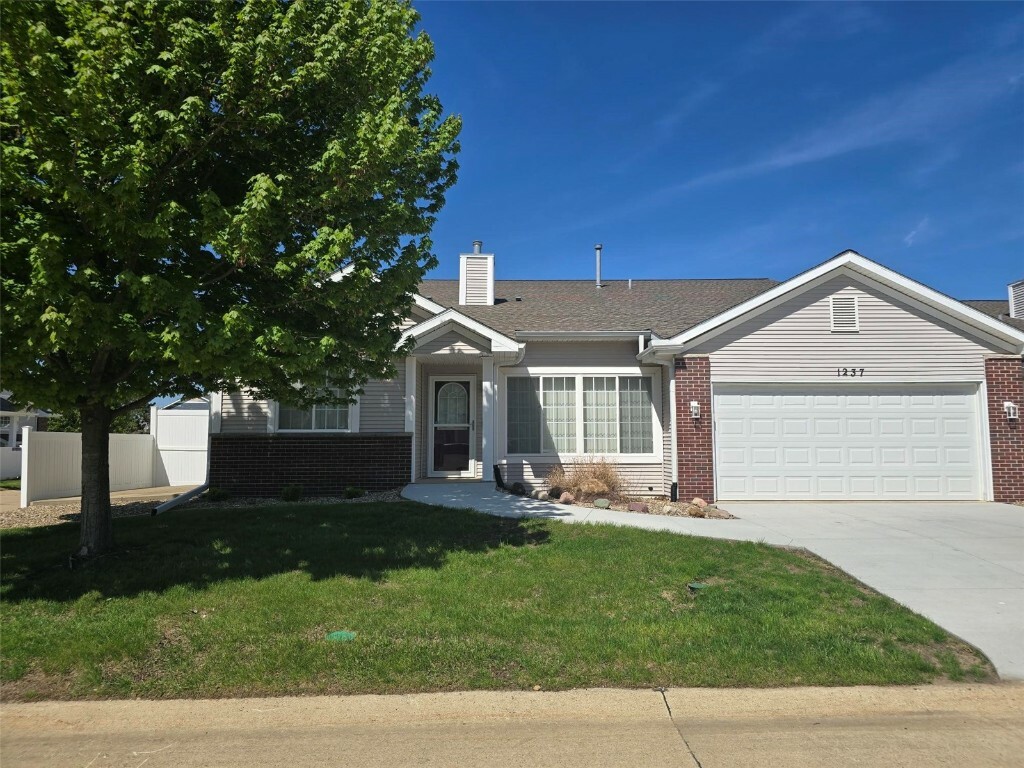 1237 74th Street NE  Cedar Rapids IA 52402 photo