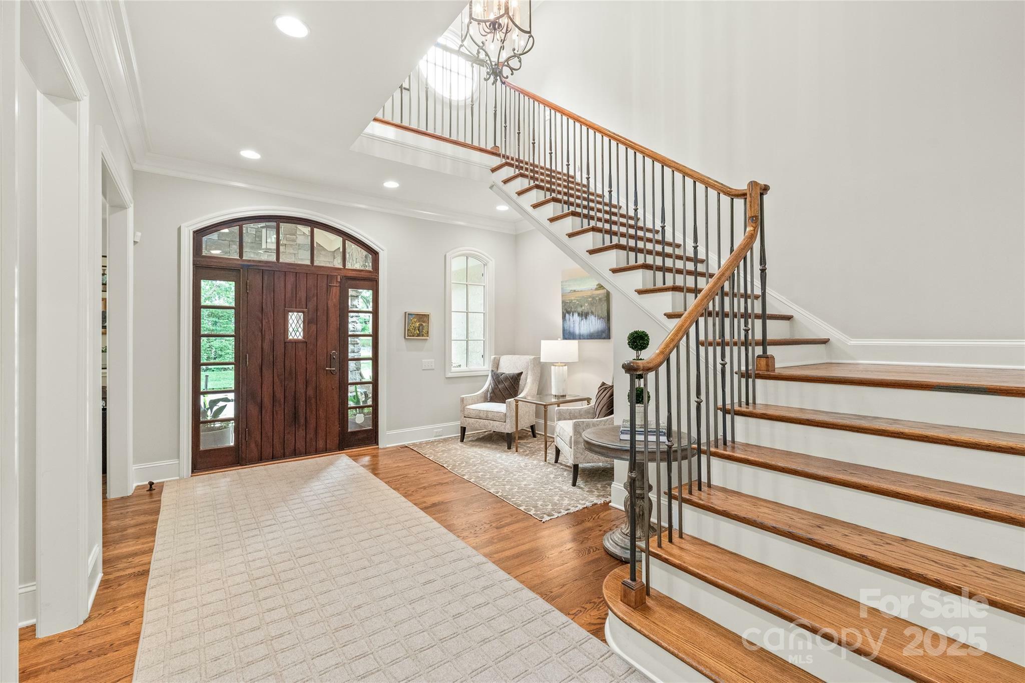 Property Photo: 6831 Conservatory Lane NC 28210