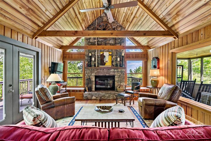 Property Photo: 1795 McKenzie Way N 505 NC 28762