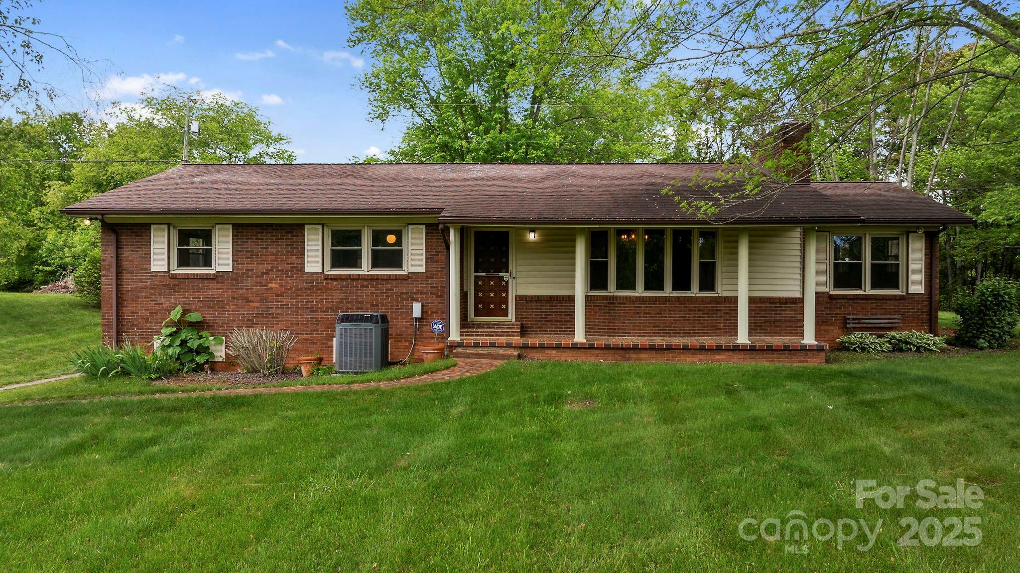 1 Ola Drive  Candler NC 28715 photo