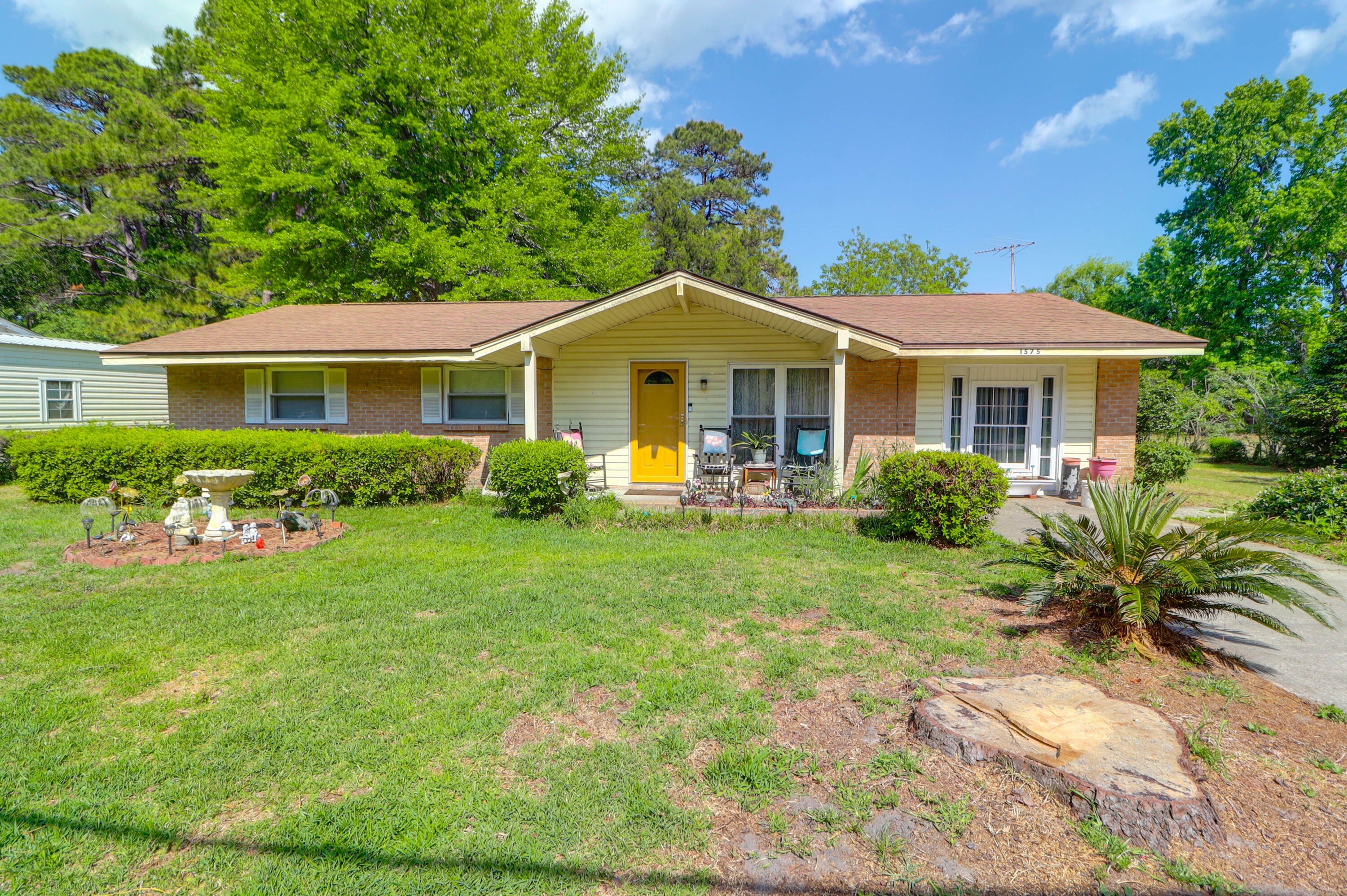 Property Photo: 1575 Langston Drive SC 29455