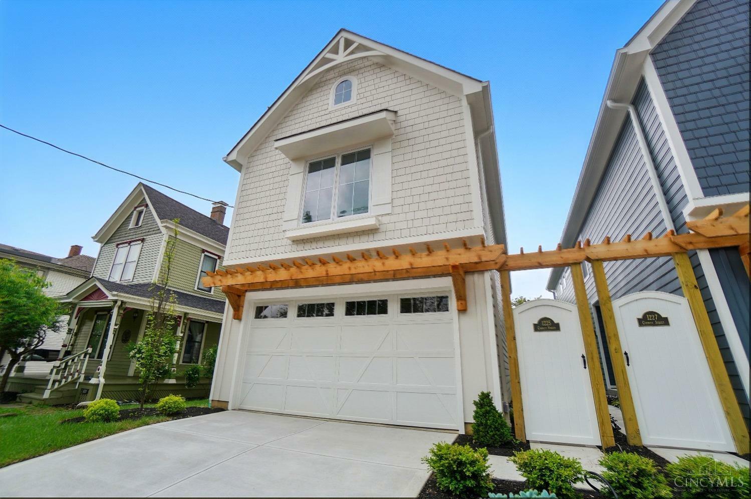 Property Photo: 1225 Corbett Street OH 45208
