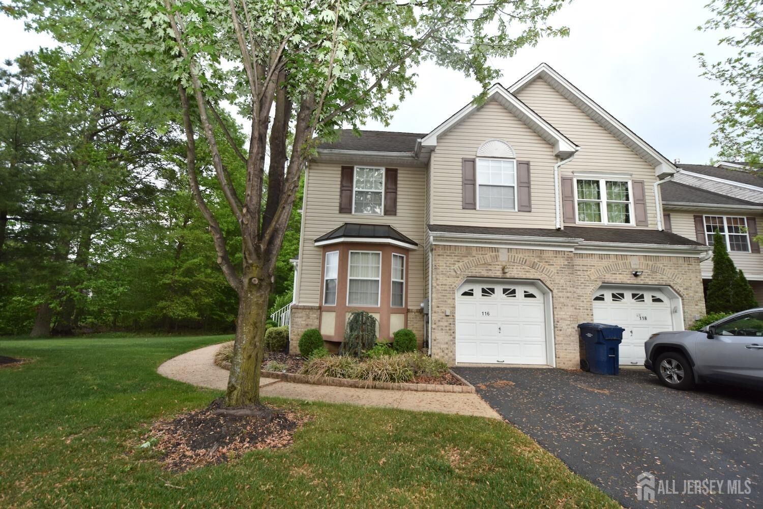 Property Photo:  116 Briarwood Drive  NJ 08902 