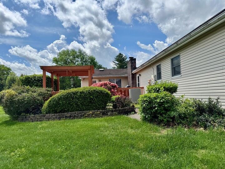 Property Photo:  6 Oakwood Drive  OH 45601 