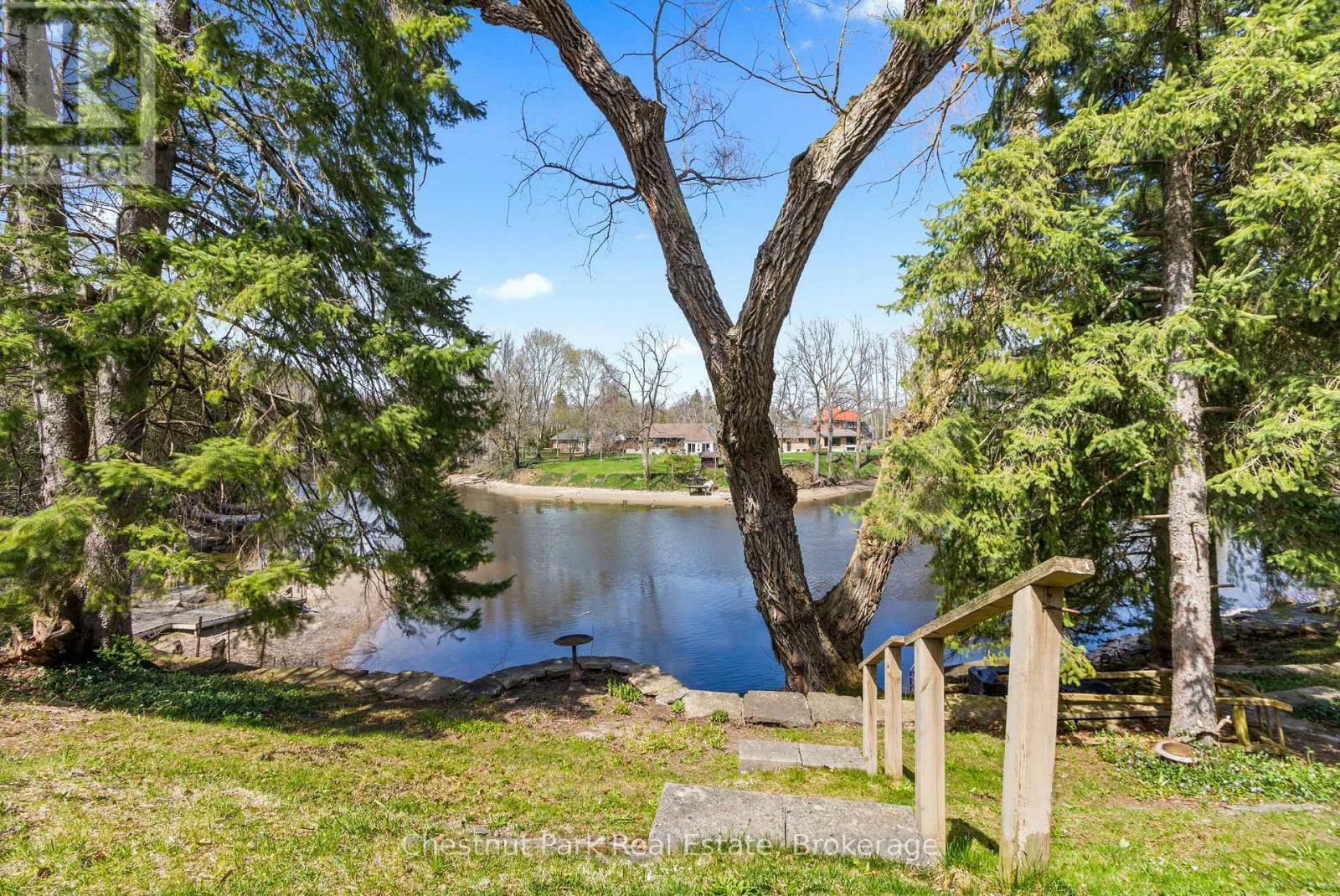 Property Photo:  190 4th Street West  ON N4K 3J9 