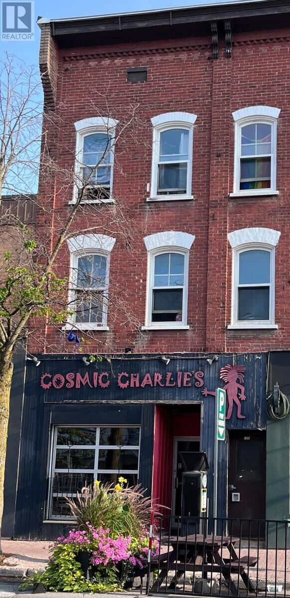 Property Photo:  168 Charlotte Street 1  ON K9J 2T8 