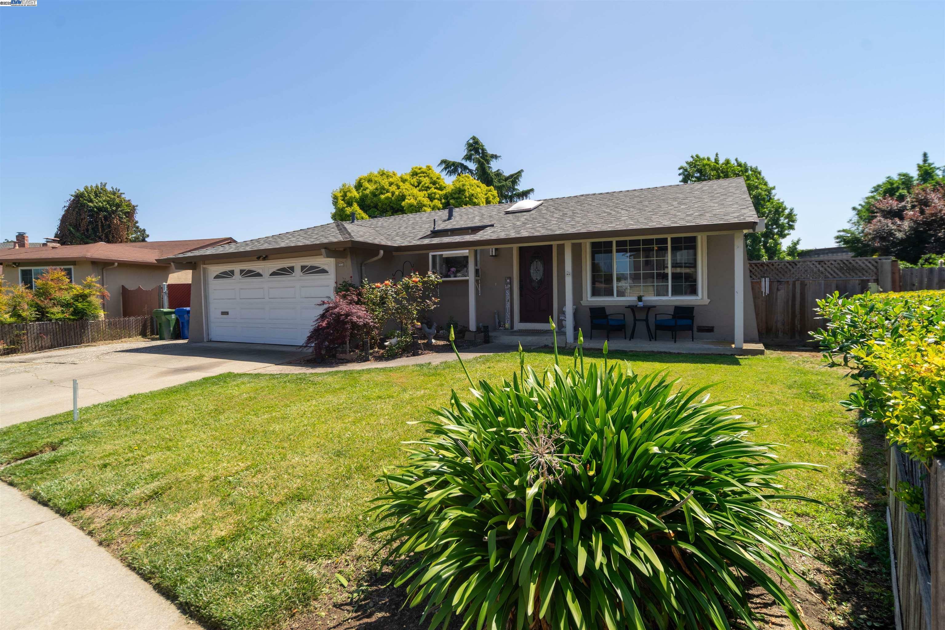 Property Photo: 34505 Salinas Pl CA 94555