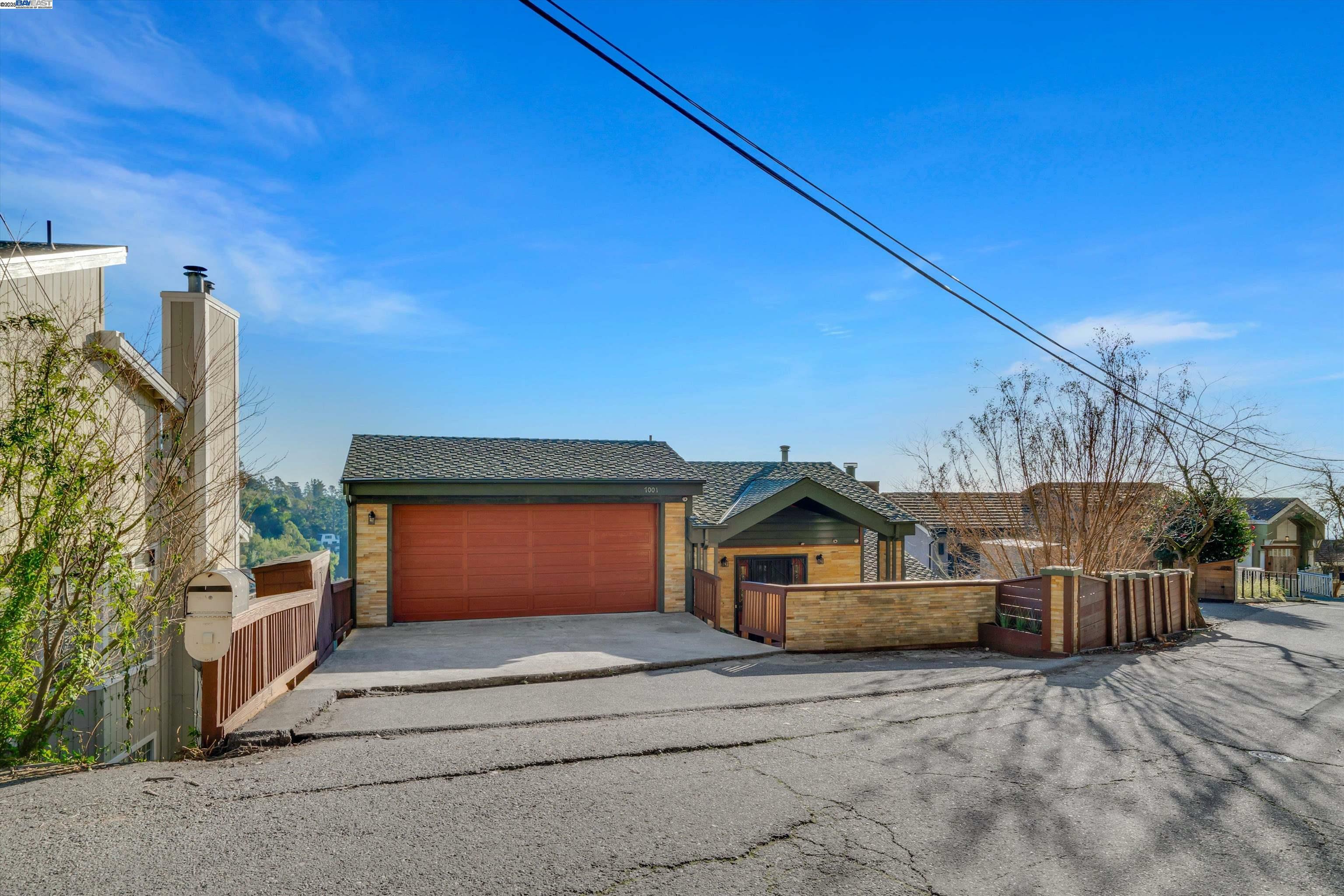 Property Photo: 7001 Elverton Dr CA 94611