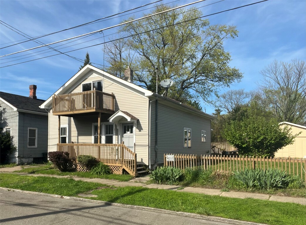 Property Photo: 327 Cascade Street PA 16507